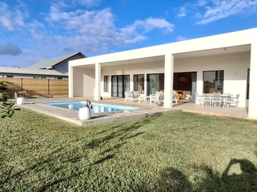 4 Bedroom Villa