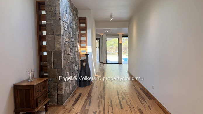 Spacious Villa with Pool in a Prestigious Gated Community near Black River