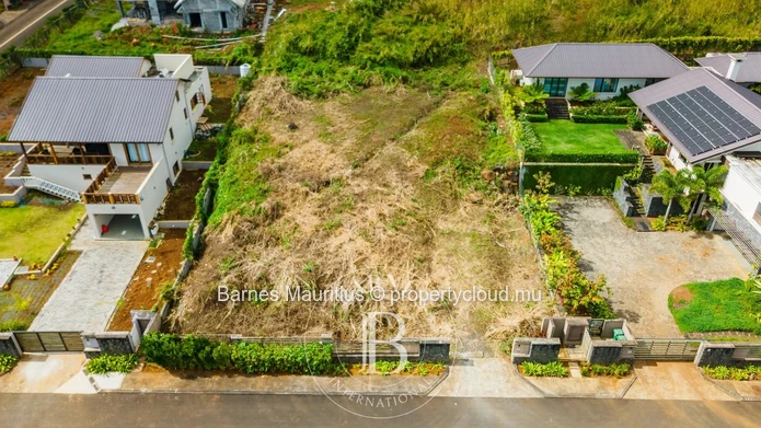 MOKA  /  COTE D'OR  -  Beautiful residential plot for sale  -  975 sqm