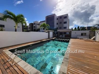 Appartement haut standing avec jardin privatif et piscine – Quartier résidentiel