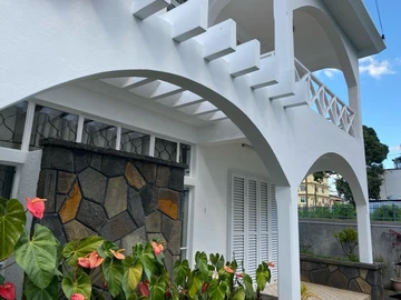 6 Bedroom House