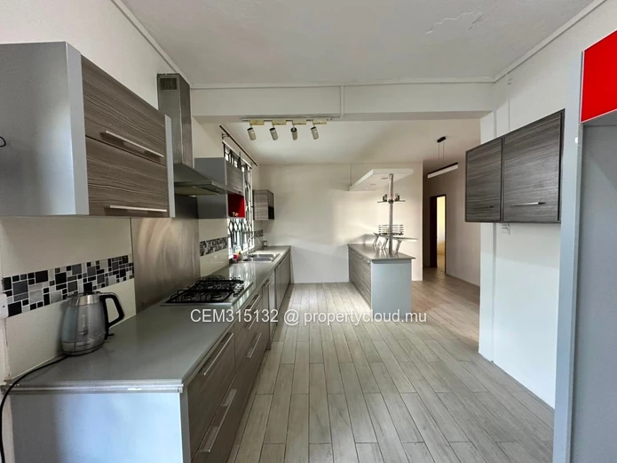 Semi-Furnished 3-Bedroom Ground Floor Apartment for Rent – Beau-Bassin