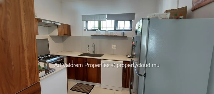 À vendre – Charmant duplex de 2 chambres à Belle Mare – À 5 minutes à pied de la plage
