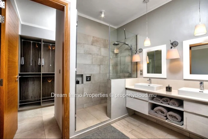 Penthouse Moderne D'exception Avec Vue Mer A Balaclava – Ile Maurice