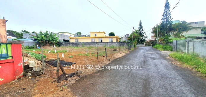 9 perches prime residential land for sale in Verdun