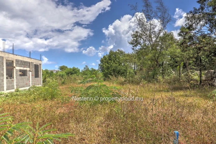Terrain résidentiel de 321.68 m² situé dans un morcellement paisible 