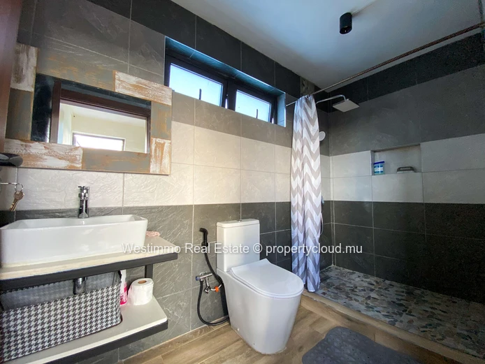 Modern 3-bedroom apartment for rent in the heart of Pereybere