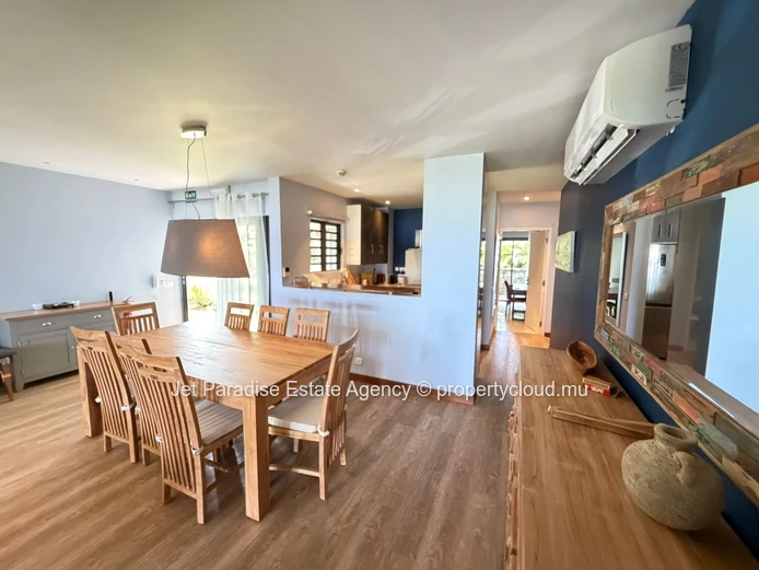Superbe Appartement en Bord de Mer avec Accès Direct à la Plage