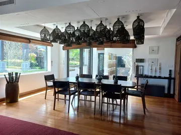 6 Bedroom Villa
