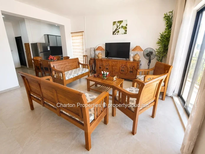 Elegant 3-bedroom apartment just a stone's throw from the lagoon