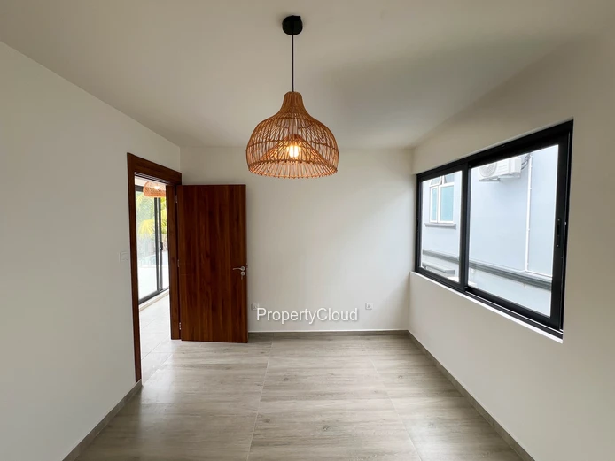 À Vendre - Villa Neuve De 3 Chambres -  Pereybere