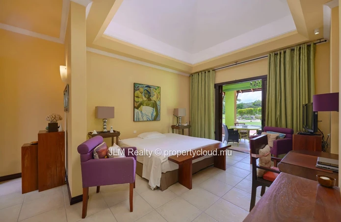 À Vendre – Somptueuse Villa dans un Domaine Golfique Sécurisé à Tamarin, Île Maurice