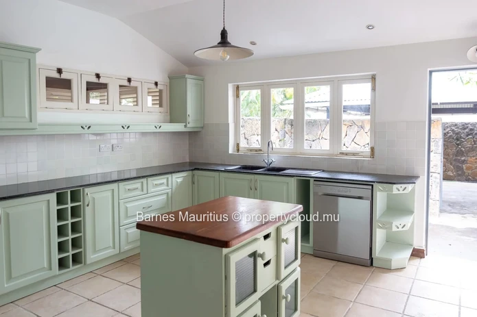 POINTE AUX CANONNIERS - Charming family home - 4 bedrooms