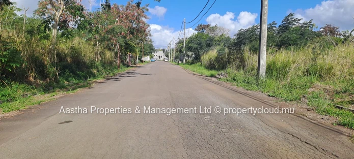 789 m² Balaclava Plot on Paved Street — Ideal for Complex