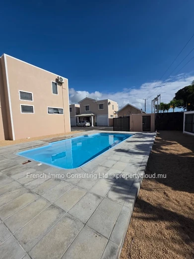 Villa neuve de 3 chambres, piscine commune et salle de sport a Grand Baie