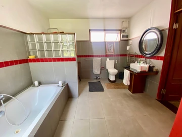 5 Bedroom Villa