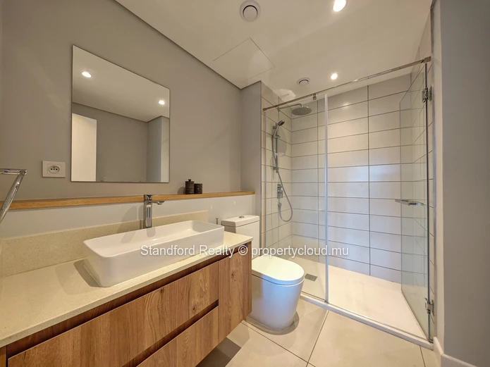 Duplex Moderne de 4 Chambres à Louer – Flic en Flac, Cascavelle, Ouest