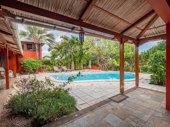 Detached family villa for rent in a secure gated community