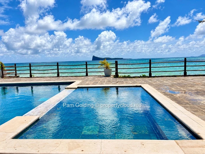 Villa 4 chambres à vendre à Grand Baie, Île Maurice | Le Jardin – Accès direct à la plage