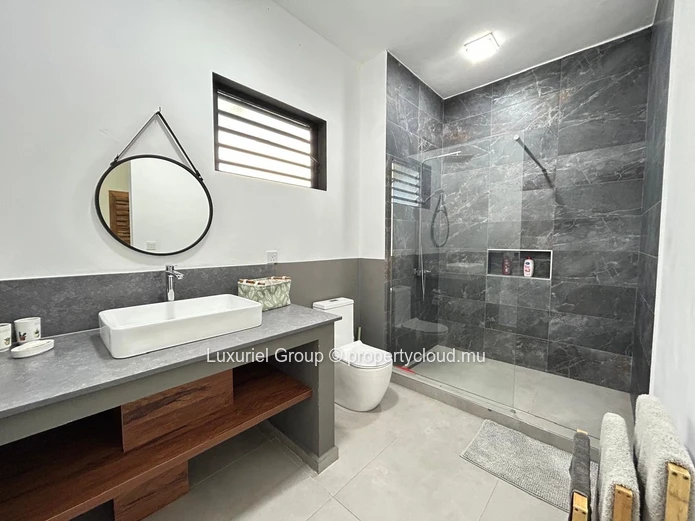 New Villa with Pool in Calodyne