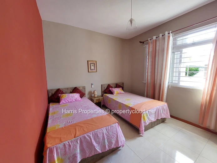 Beautiful furnished and fully renovated apartment for rent in Pereybere