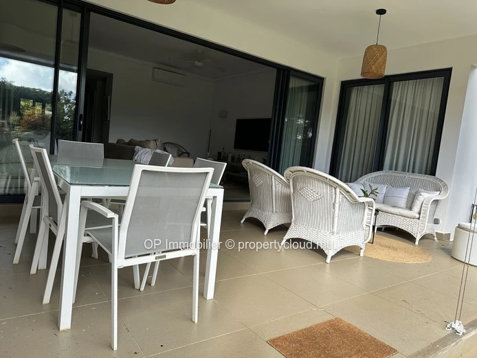 Appartement IRS 3 chambres avec piscine à vendre à Roches Noires