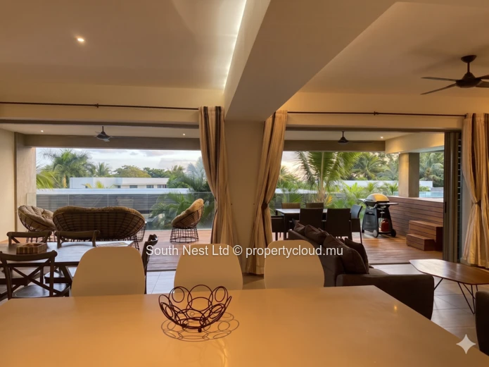 Résidence de 3 chambres en bord de mer avec piscine privée à Black River 