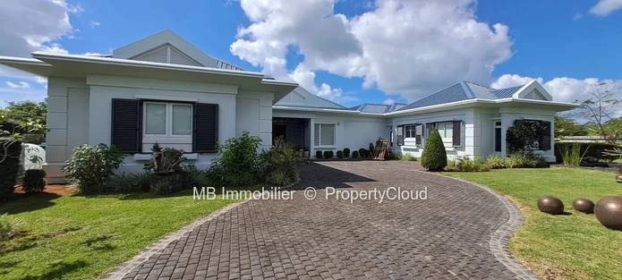 Villa for sale.