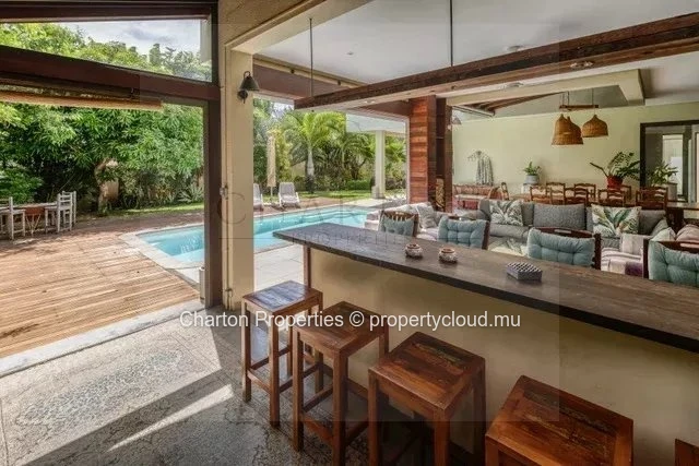 Villa contemporaine de 4 chambres avec piscine privée et double garage à Mont Mascal