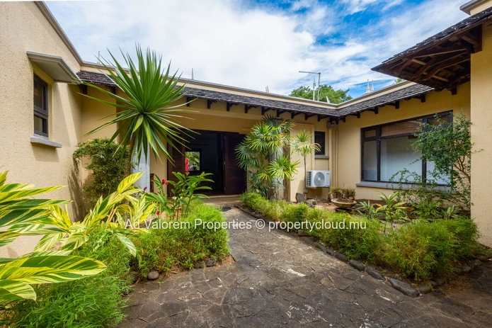 ? À Vendre – Villa D’Exception À Tamarina ?