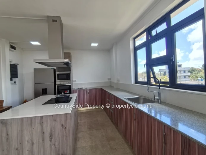 Spacious 3-Bedroom Apartment with Large Terrace – Prime Location