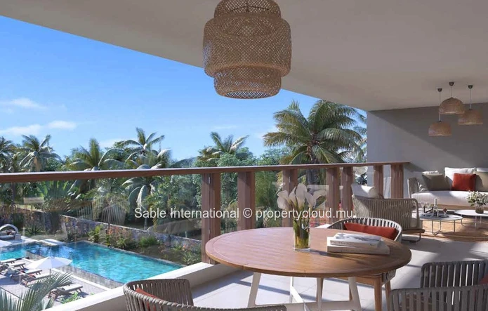 Appartement R+2 à vendre à Péreybère, 164m², 3 chambres, piscine commune, proche de la mer et des commodités.
