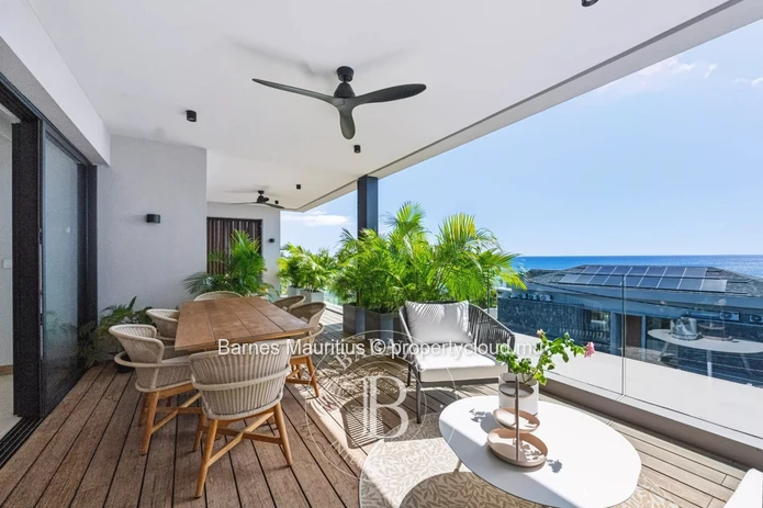 POINTE AUX CANONNIERS - sea view penthouse with 3 bedrooms