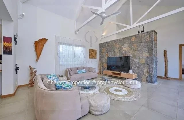 Villa de plain-pied de 4 chambres en suite avec studio indépendant et piscine privée
