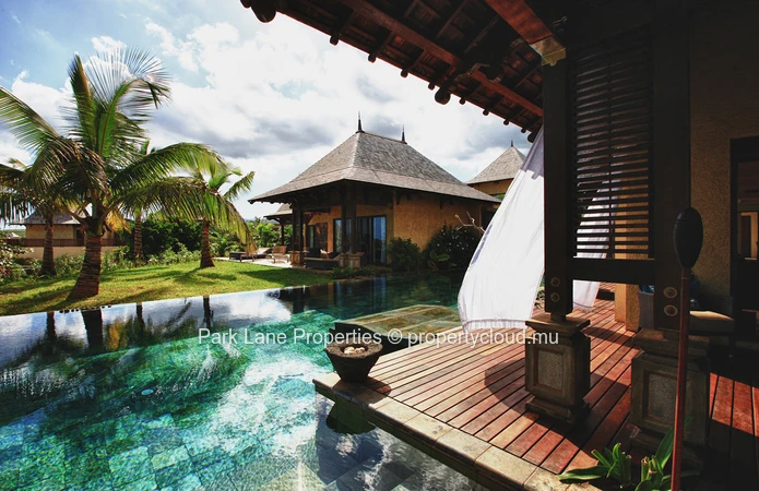 Villa 5 chambres – Élégance tropicale et intimité au sein du domaine Belle Rivière