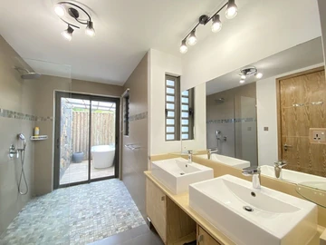 4 Bedroom Villa