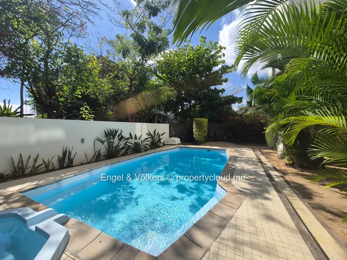 Spacious 3-Bedroom Apartment in a Convenient Coastal Location