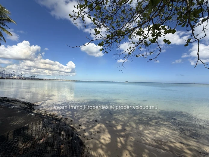 Charmante maison en bord de mer avec accès direct à la mer à Baie du Tombeau – Ile Maurice