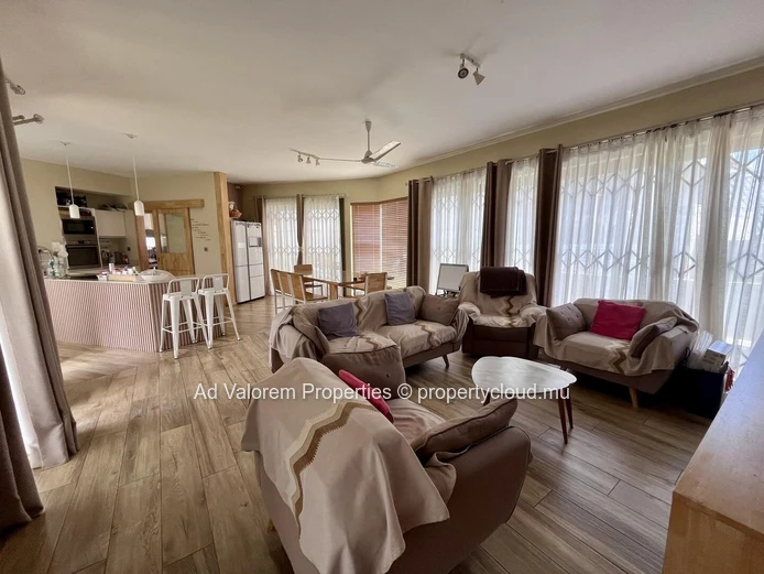 For Sale – Rare Family House in Telfair, Moka
