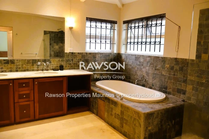 4 Bedroom House To Let in Grande Rivière Noire