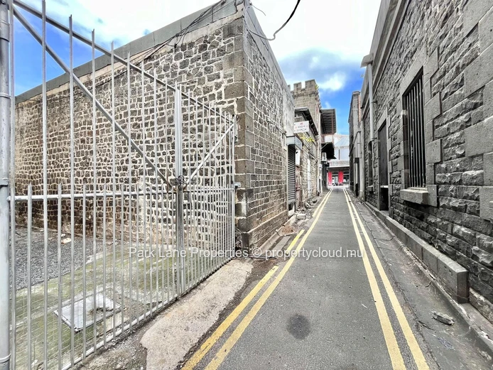Immeuble Commercial de Premier Choix à Vendre – Port Louis