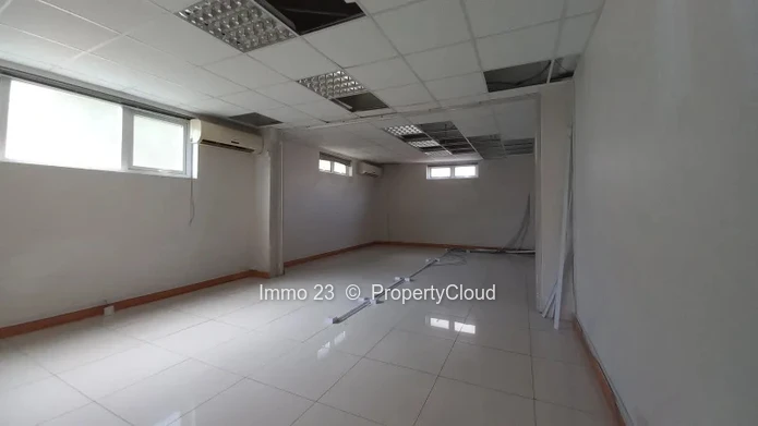 Office - 300m2 - Quatre Bornes - Ref. BU42041LO
