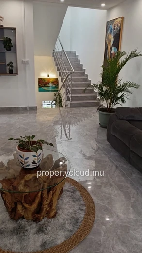 FOR SALE – New villa built in 2025 in the center of Grand Baie