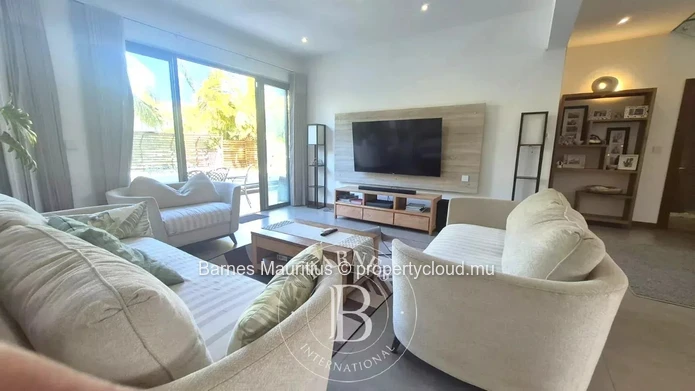 GRAND BAIE – Villa moderne et spacieuse avec piscine – 3 chambres