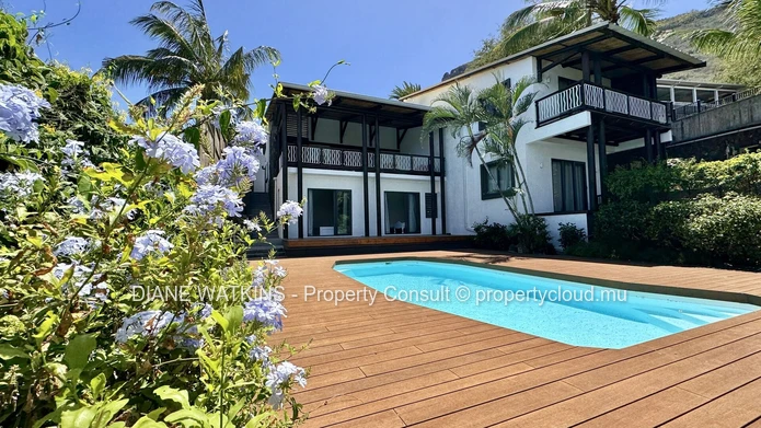 Maison de charme de 4 chambres avec piscine et vue sur Le Morne à Rivière Noire