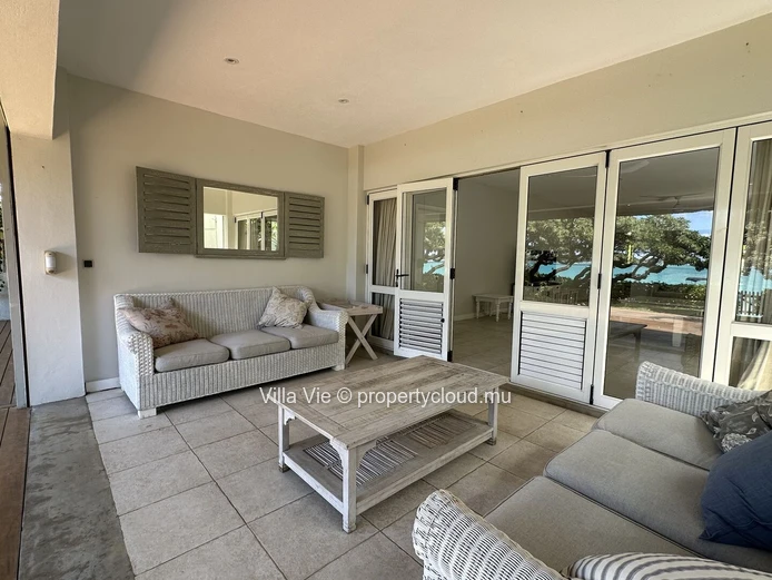 Grand Baie - Maison familiale de 4 chambres avec piscine au bord de l'eau (Mandat exclusif)