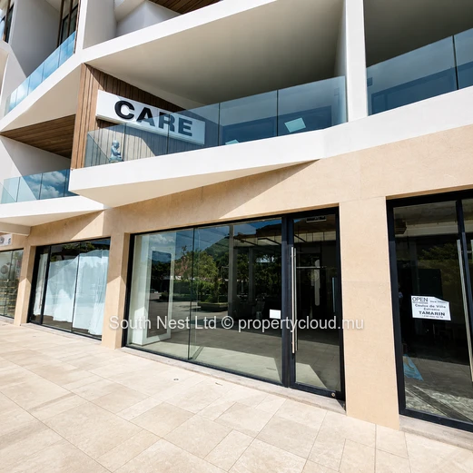 Local commercial à La Preneuse – À vendre ou à louer
