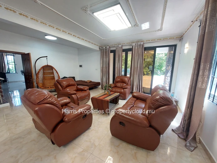 Two newly built duplexes available for rent in Pereybere