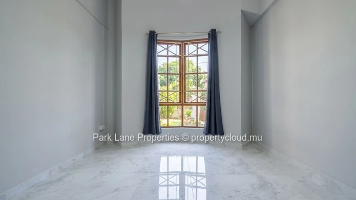 Appartement confortable et joliment rénové de 3 chambres à Trou-aux-Biches
