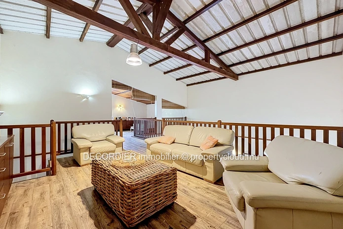 A Spacious House with a Swimming Pool in Saint-Antoine